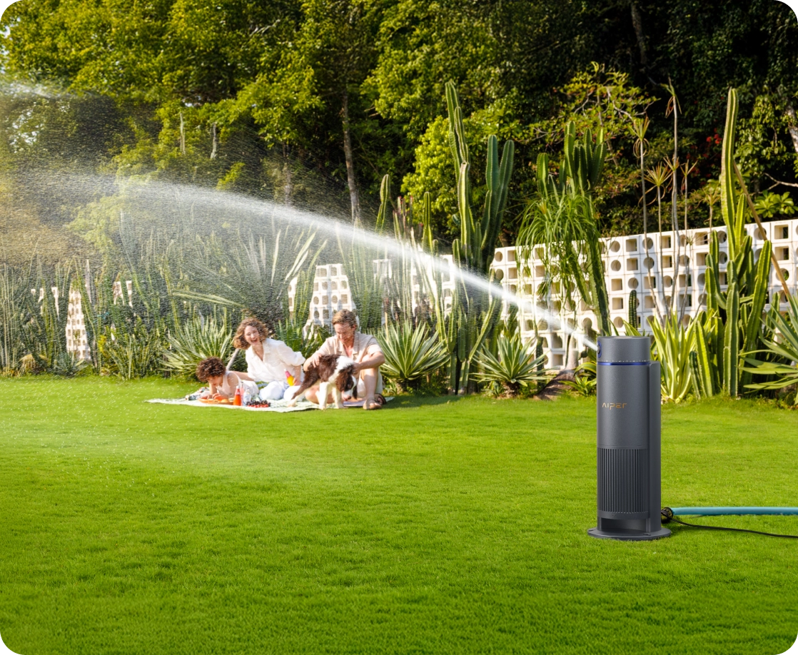 Aiper IrriSense intelligente Sprinkleranlage in einem Garten