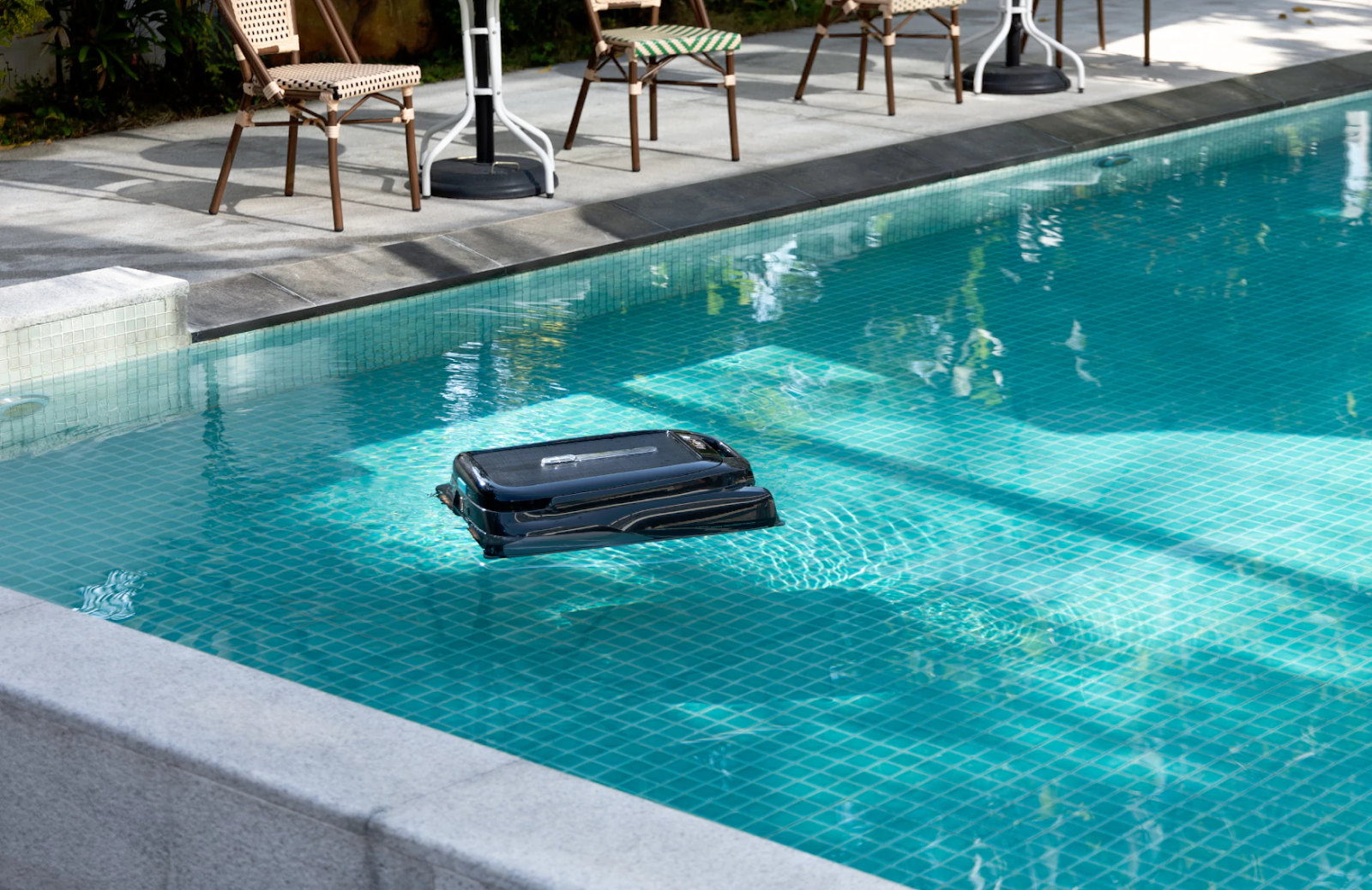 Aiper Surfer S1 automatic pool skimmer